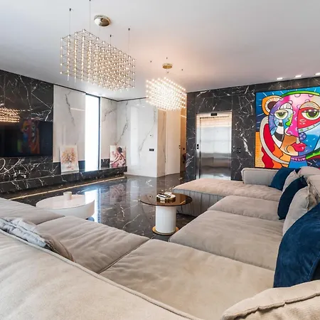 דירה High-end & Penthouse With Terrace *