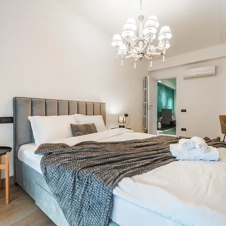 High-end & Penthouse With Terrace Apartment *