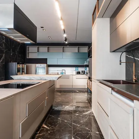 High-end & Penthouse With Terrace