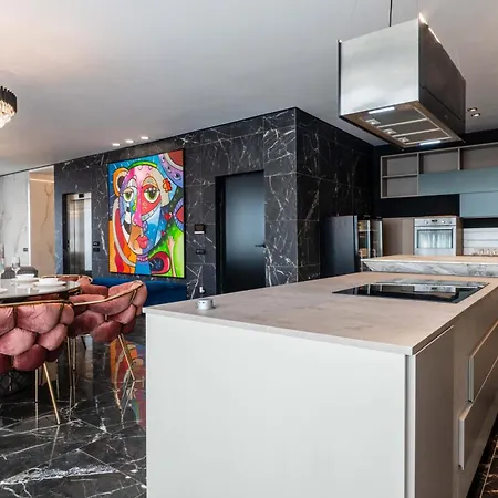 High-end & Penthouse With Terrace