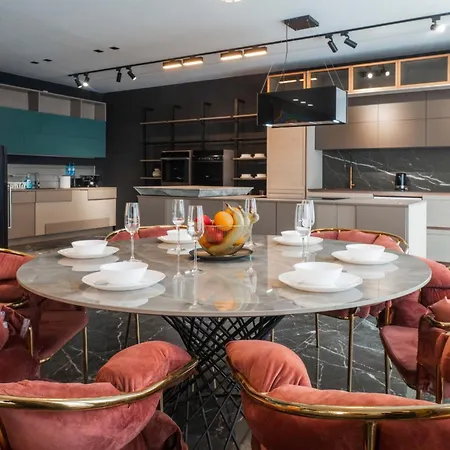 High-end & Penthouse With Terrace Apartment