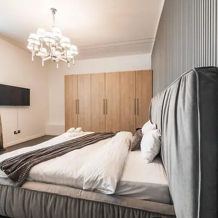 公寓 High-end & Penthouse With Terrace *