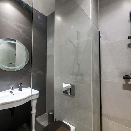 High-end & Penthouse With Terrace