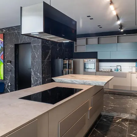 High-end & Penthouse With Terrace